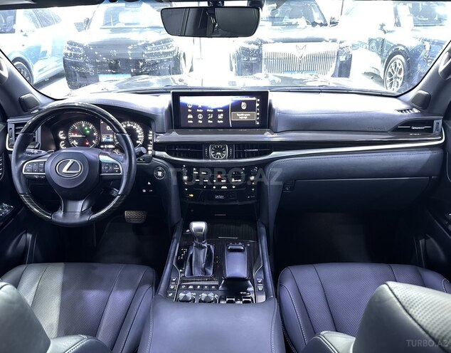 Lexus LX 450d-8