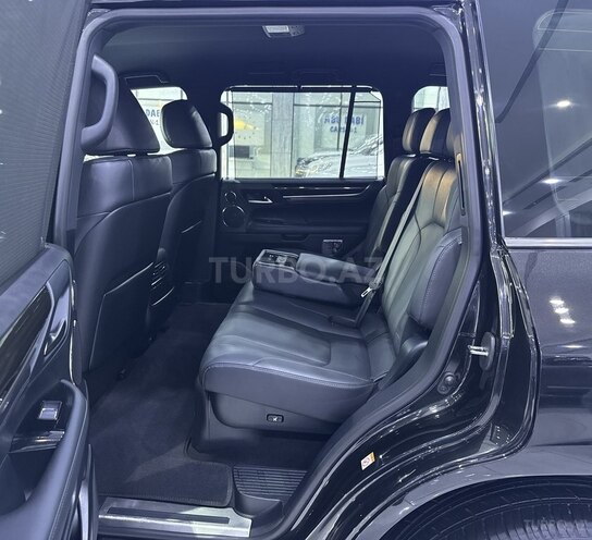 Lexus LX 450d-14