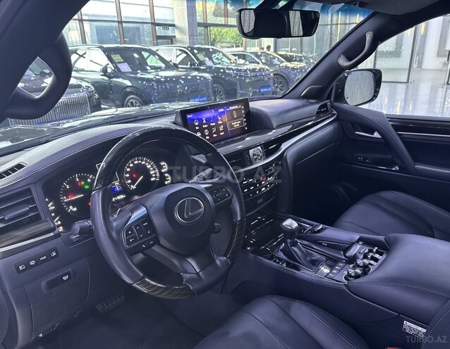 Lexus LX 450d-9