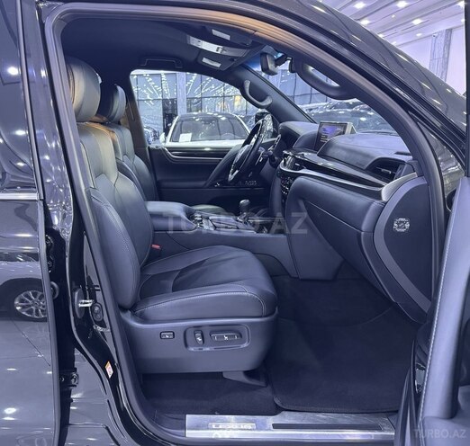 Lexus LX 450d-12