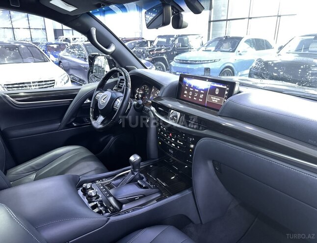 Lexus LX 450d-10