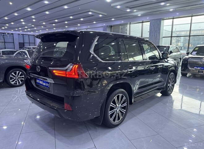 Lexus LX 450d-5