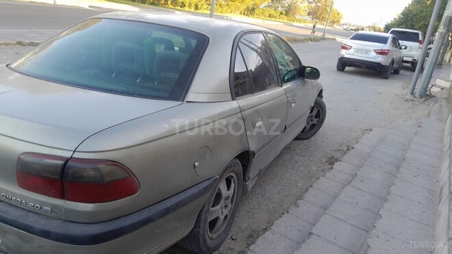 Opel Omega-4