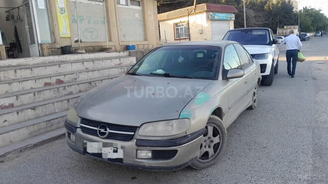 Opel Omega-1