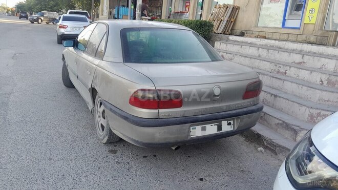 Opel Omega-2