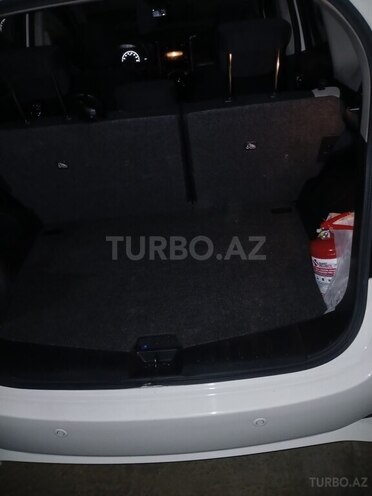 Nissan Note-5