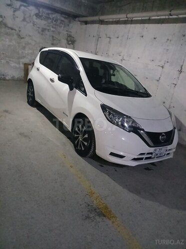 Nissan Note-7
