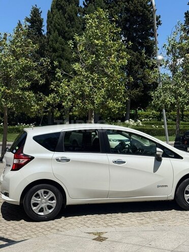 Nissan Note-5