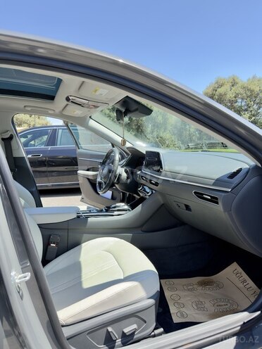 Hyundai Sonata-16