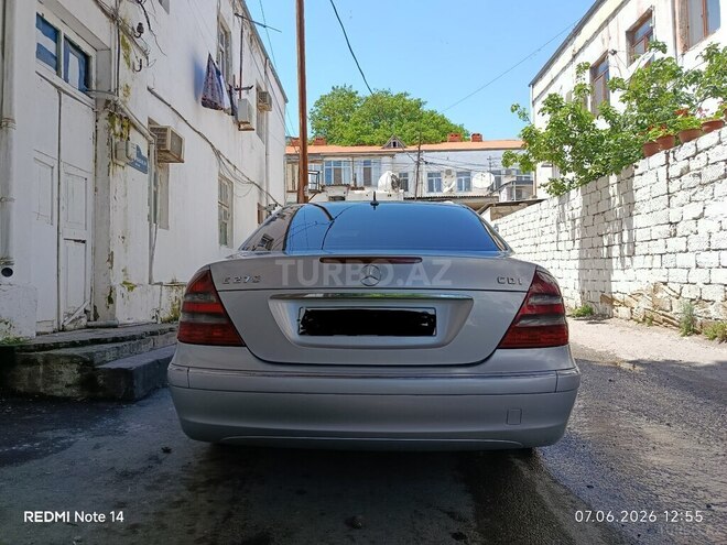 Mercedes E 270-2