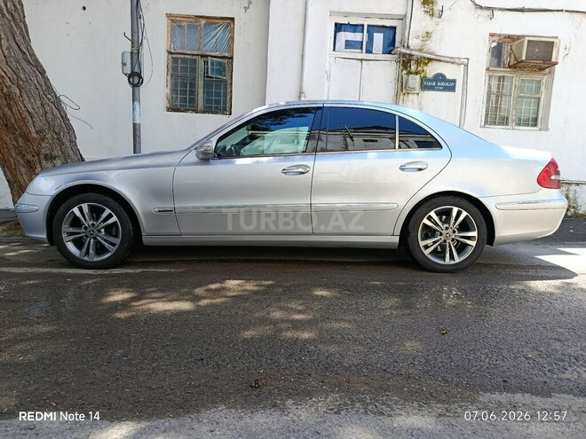 Mercedes E 270-4