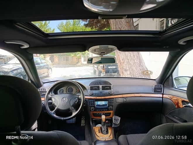 Mercedes E 270-8