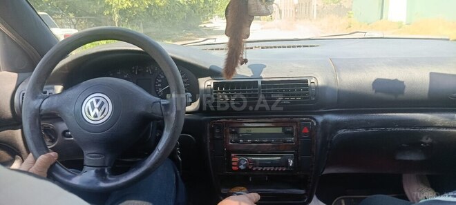 Volkswagen Passat-4
