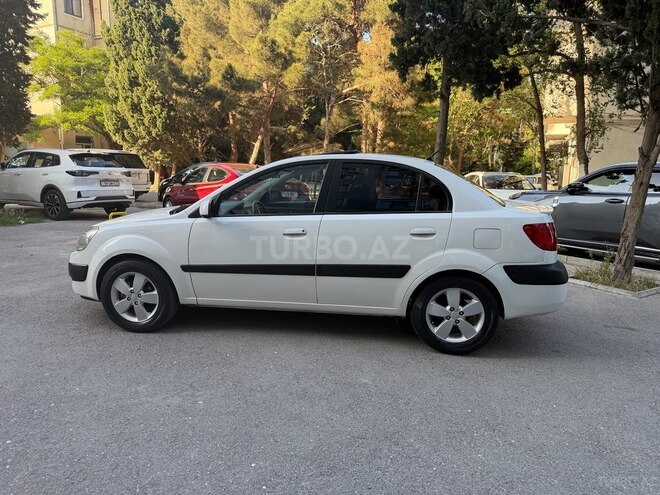 Kia Rio-5