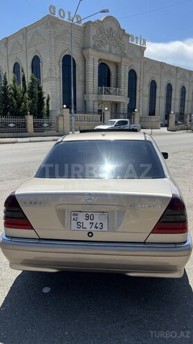 Mercedes C 230-7