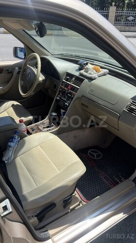 Mercedes C 230-17