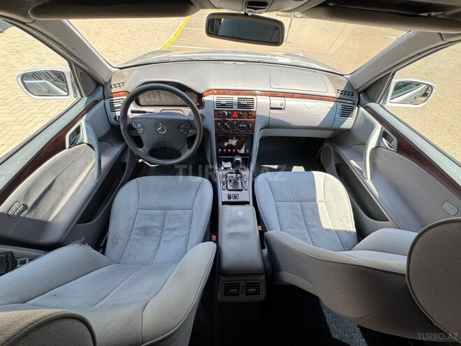 Mercedes E 220-7