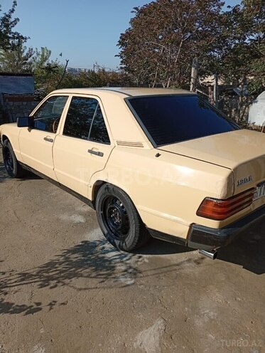 Mercedes 190-4