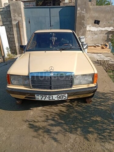 Mercedes 190-5