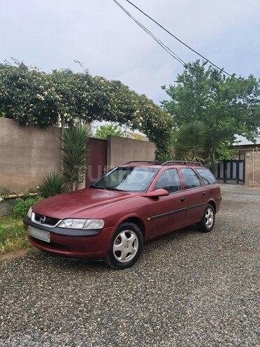 Opel Vectra-4