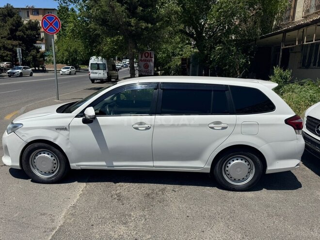 Toyota Corolla Fielder-4