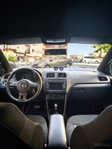 Volkswagen Golf-9