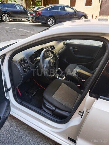 Volkswagen Golf-10