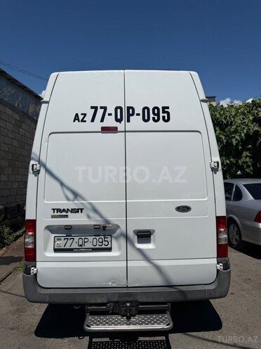 Ford Transit-3
