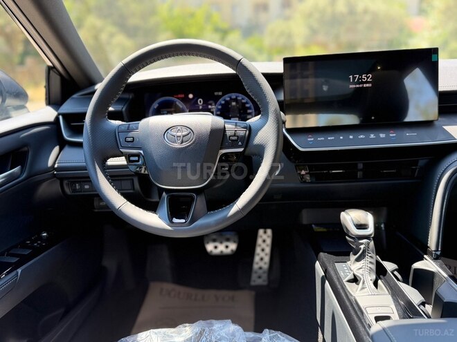Toyota Camry-12