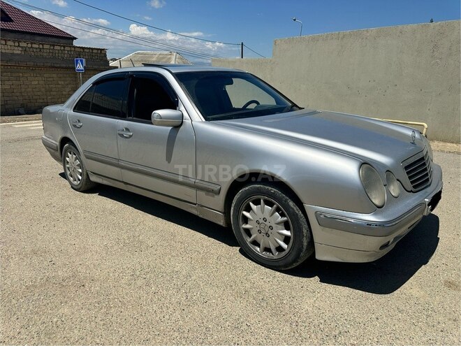 Mercedes E 220-3
