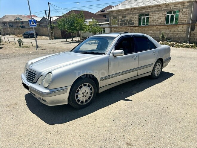 Mercedes E 220-2