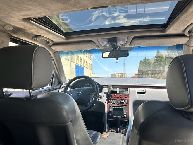 Mercedes E 220-8