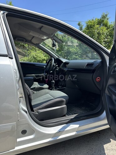 Opel Astra-16