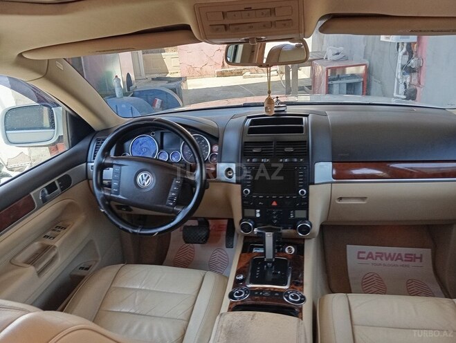 Volkswagen Touareg-12