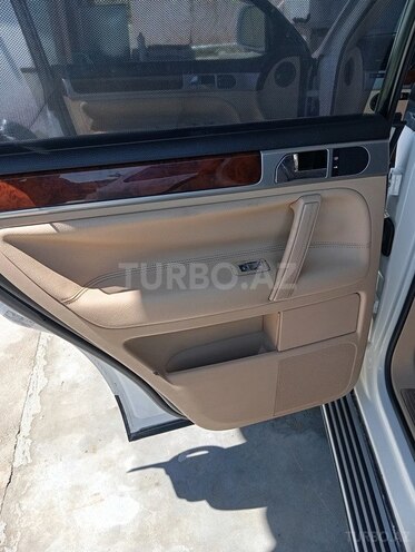 Volkswagen Touareg-2
