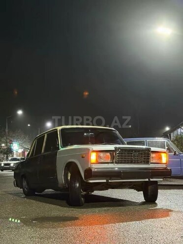 LADA (VAZ) 2107-2