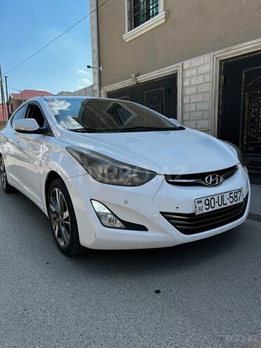 Hyundai Elantra-3