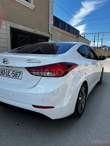 Hyundai Elantra-5