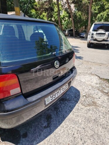 Volkswagen Golf-13