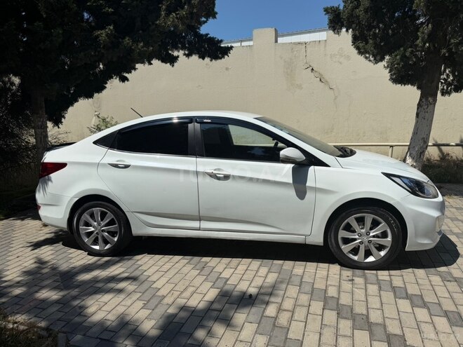 Hyundai Accent-5