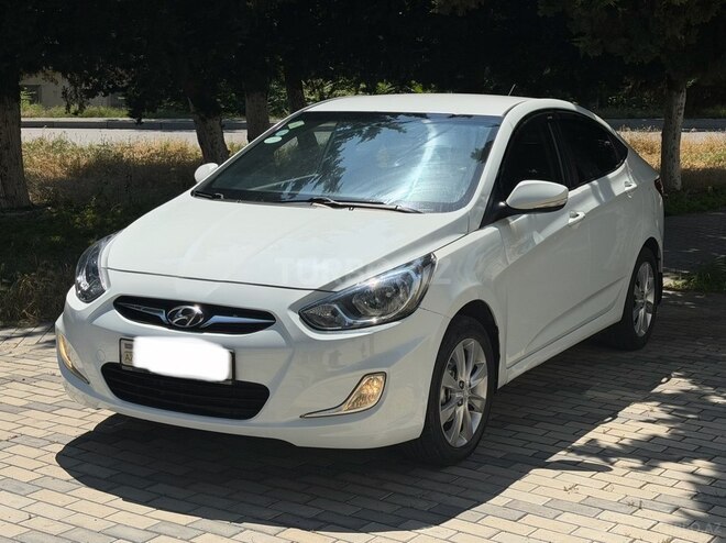 Hyundai Accent-7