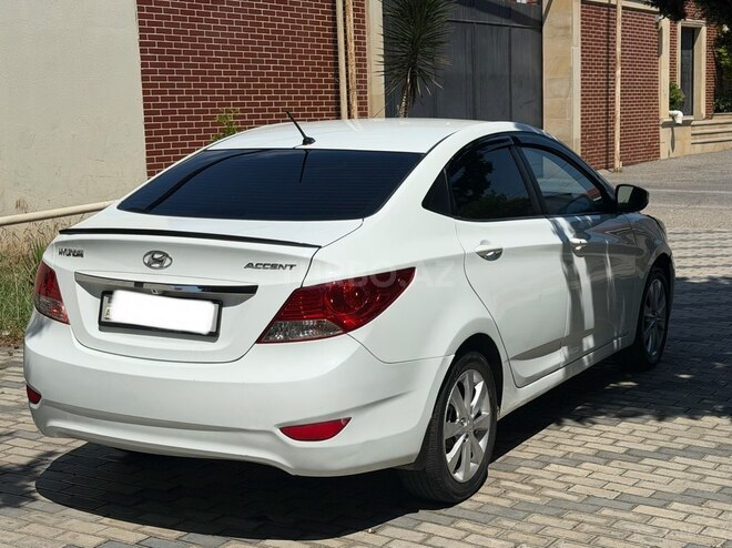 Hyundai Accent-3