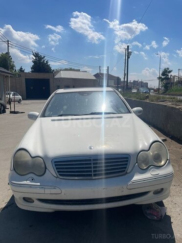 Mercedes C 200-1