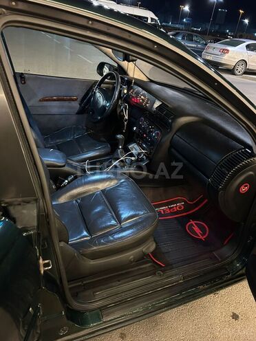 Opel Omega-8