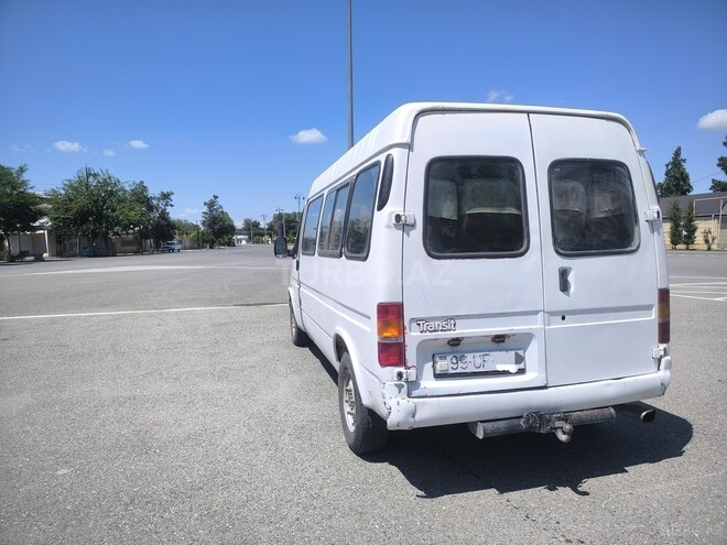 Ford Transit-7