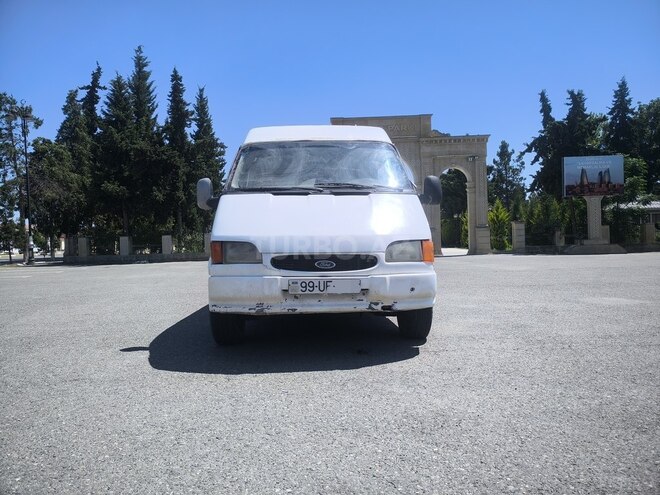Ford Transit-2