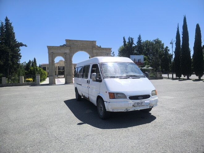 Ford Transit-3