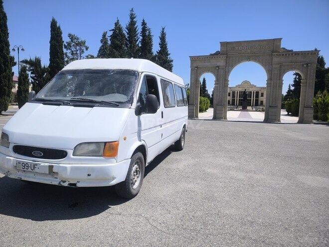 Ford Transit-1