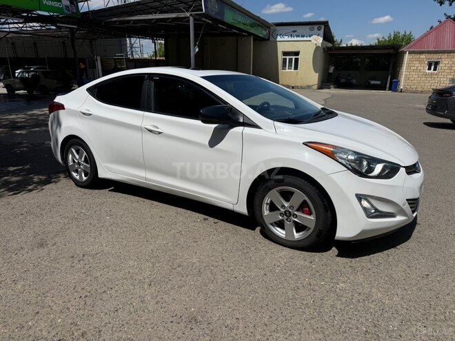 Hyundai Elantra-2