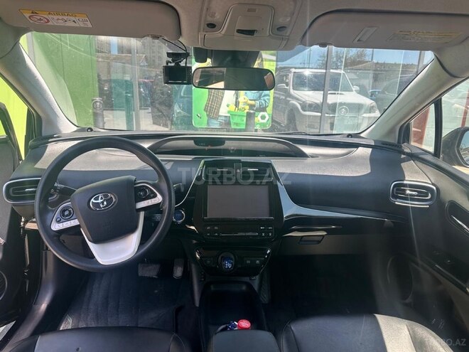 Toyota Prius-11